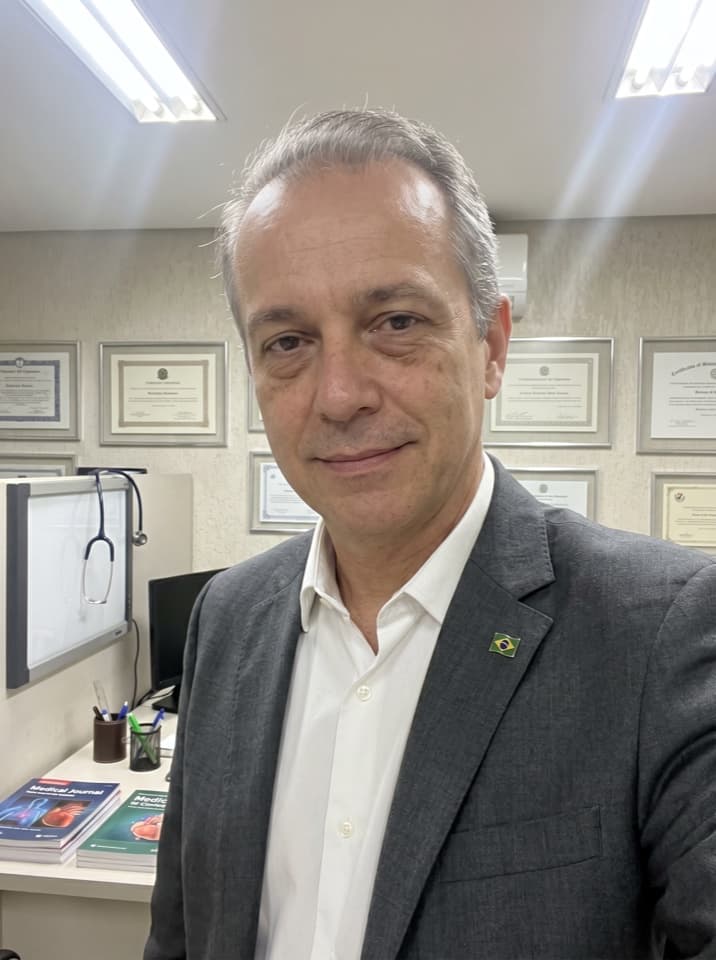 Dr. Marco Vinícius